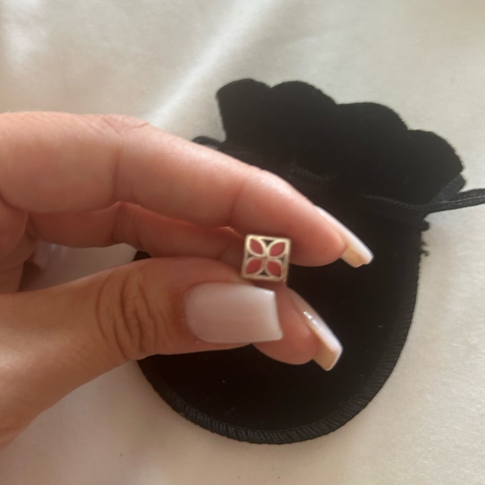Pandora Charm Flower